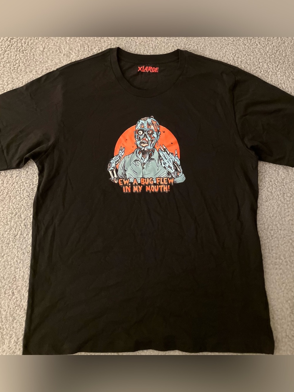 Zombie: “Ew, A Bug Flew iN My Mouth!” Slimey Black Tee Size XL